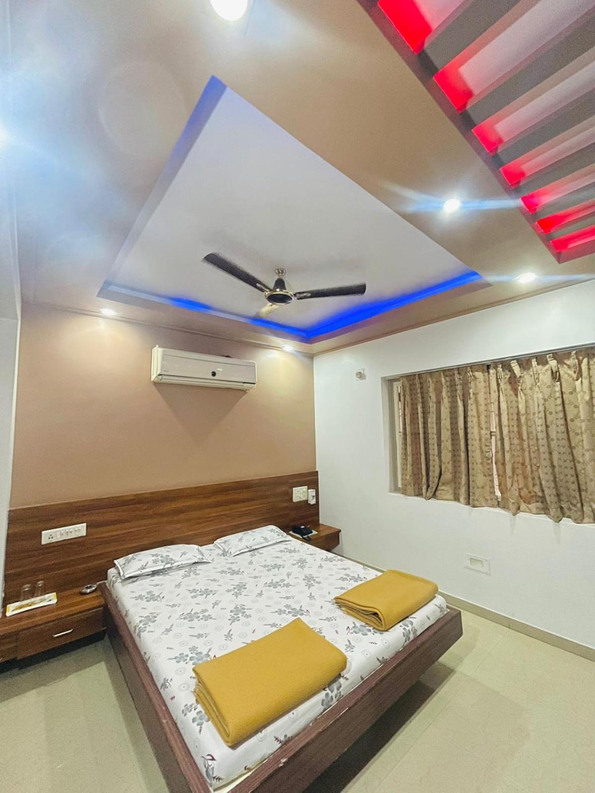 Hotel Rajdhani And Guest House Gujarat - Best Family Hotel In Halol Near Pavagadh And Halol Gidc Екстер'єр фото