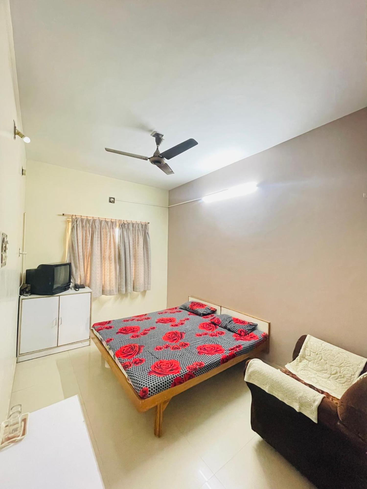 Hotel Rajdhani And Guest House Gujarat - Best Family Hotel In Halol Near Pavagadh And Halol Gidc Номер фото